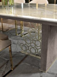 Nila Dining Table