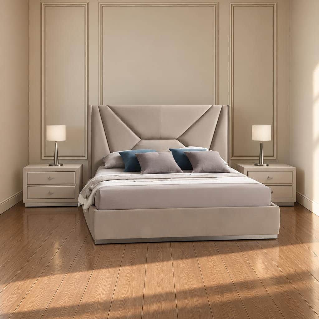 Bedroom set furniture finish and room styling view - image 62014